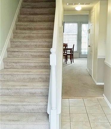 3rd image of 3215 Regents Park Ln