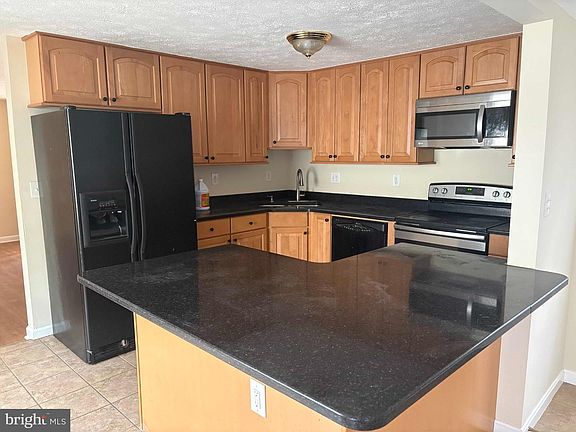 5th image of 1450 Gesna Dr