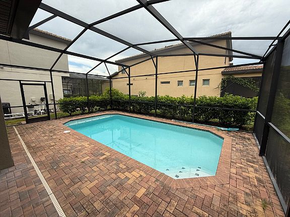 2nd image of 1513 Mumbai Way