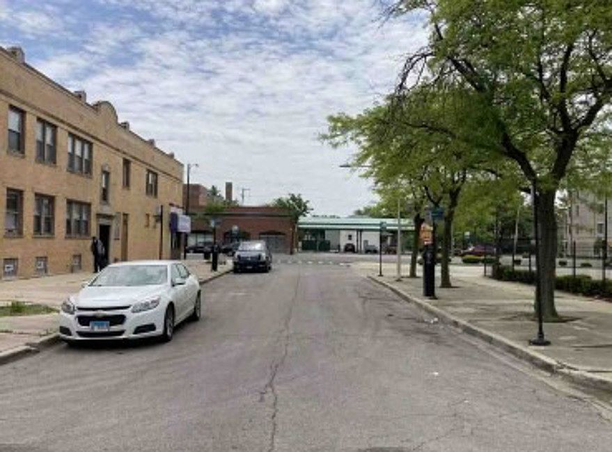 Exterior Neighborhood (street photo)