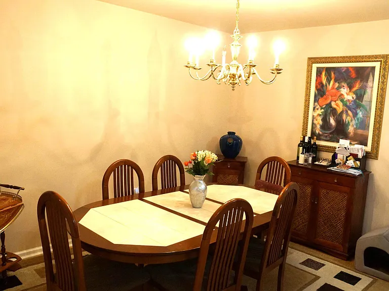 402 Bollen Ct — Photo 3