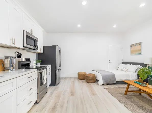 737 Queenstown Ct, San Diego, CA 92109