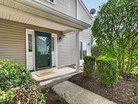 2nd image of 33 Four Oaks Road