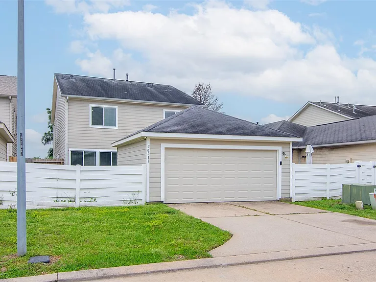 20911 Young Meadows Way — Photo 50