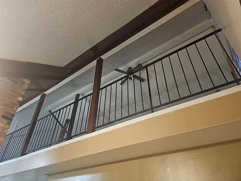 4011 Alshire Dr — Photo 46