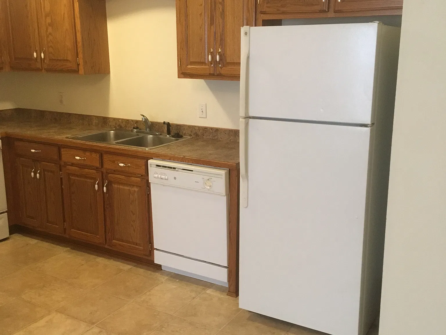 2 bed, 1000 sqft, $850 — Photo 2