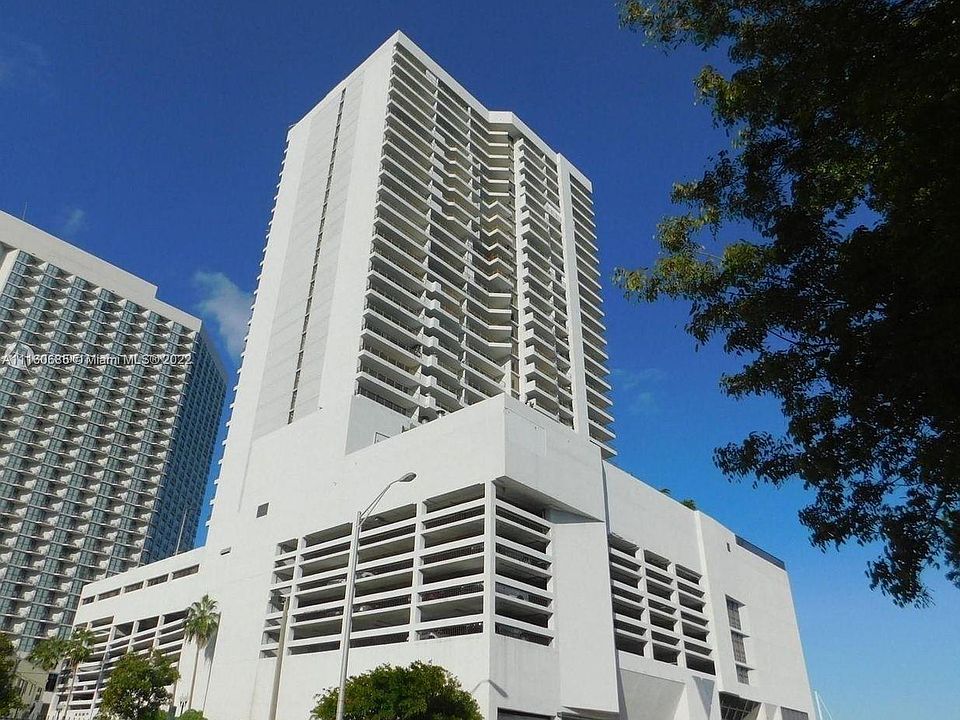 1st image of 555 NE 15th St APT 15C