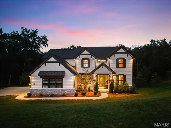 222 Pevely Farms Dr, Eureka, MO 63025