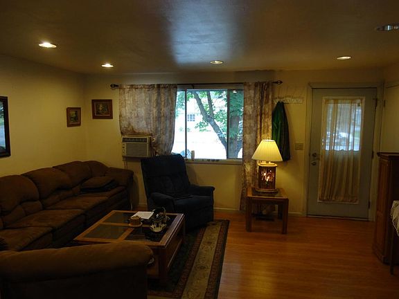 5th image of 305 W 22nd Ave