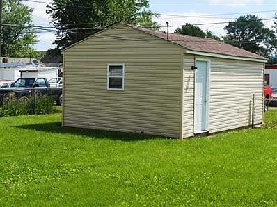 Deatached One Car Garage