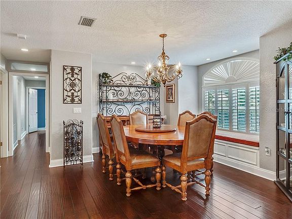 5th image of 9136 Bay Hill Blvd
