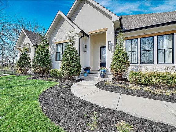 3rd image of 18340 Mohawk Ln