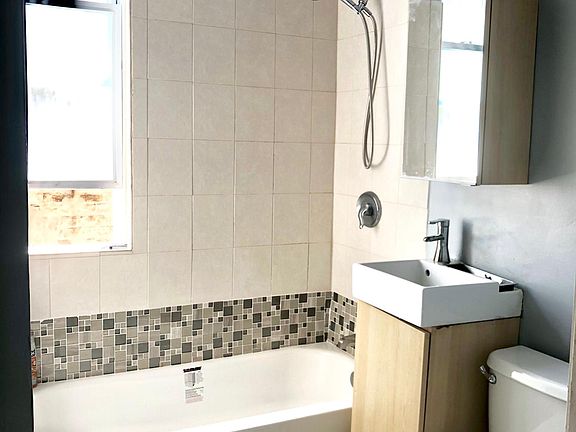 5th image of 2250 N Kimball Ave #2