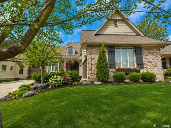 4592 Leblanc Ct, Brighton, MI 48116