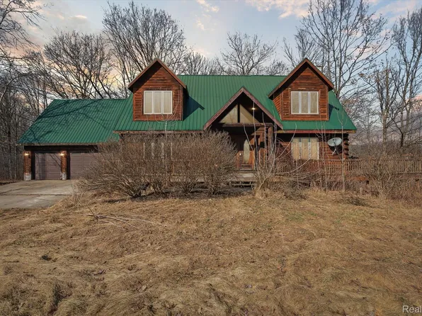 715 Argentine Rd, Howell, MI 48843