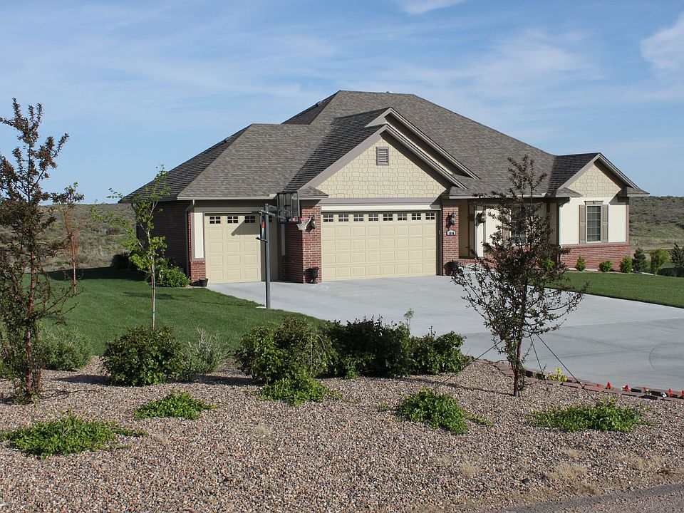 NW corner