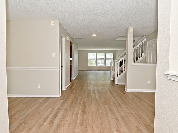 2nd image of 10421 Parmer Cir