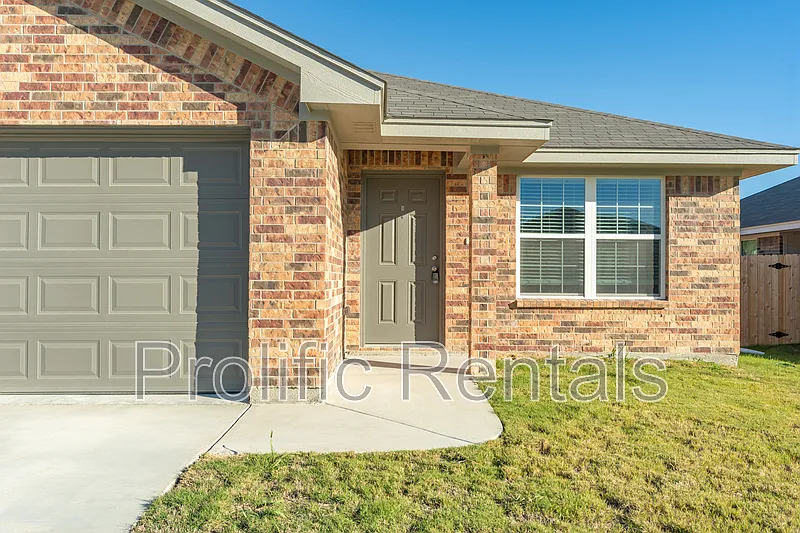3 bed, 2.0 bath, 1122 sqft, $1,450 — Photo 4