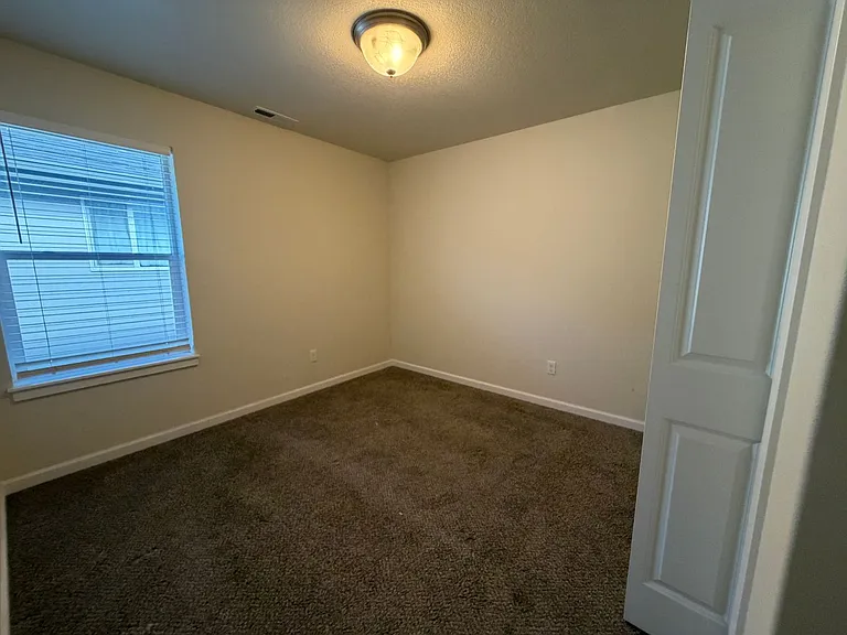 1450 Gooseberry St — Photo 10