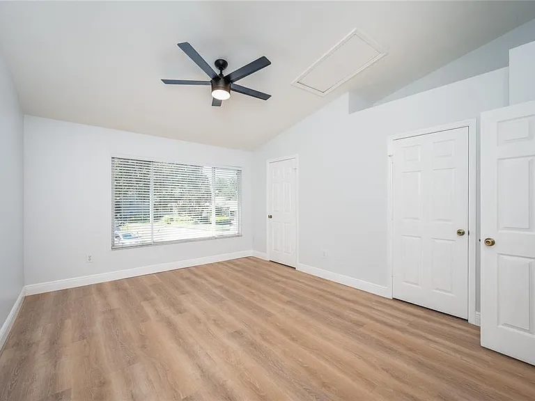 1150 Vineland Pl — Photo 21
