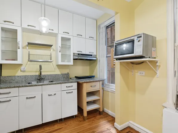 585 West 214th Street image 7 of 17