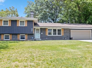 895 Country Club Dr, Kankakee, IL 60901