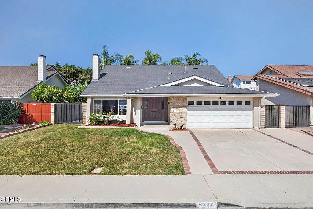 4 bed, 2.0 bath, 1644 sqft, $4,500 — Photo 1
