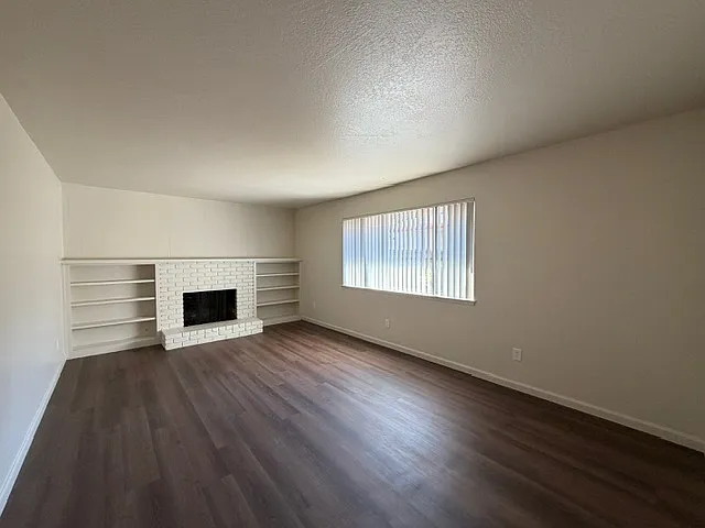 2020 Rose Avenue - 1 — Photo 2