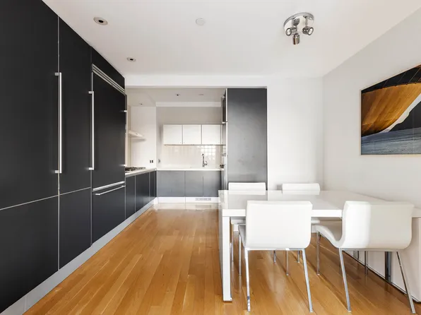 110 Central Park South image 7 of 18