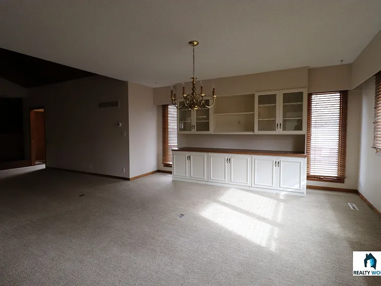 3800 Calvert St — Photo 2