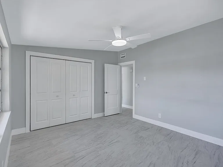 325 Capri Blvd #2 — Photo 10