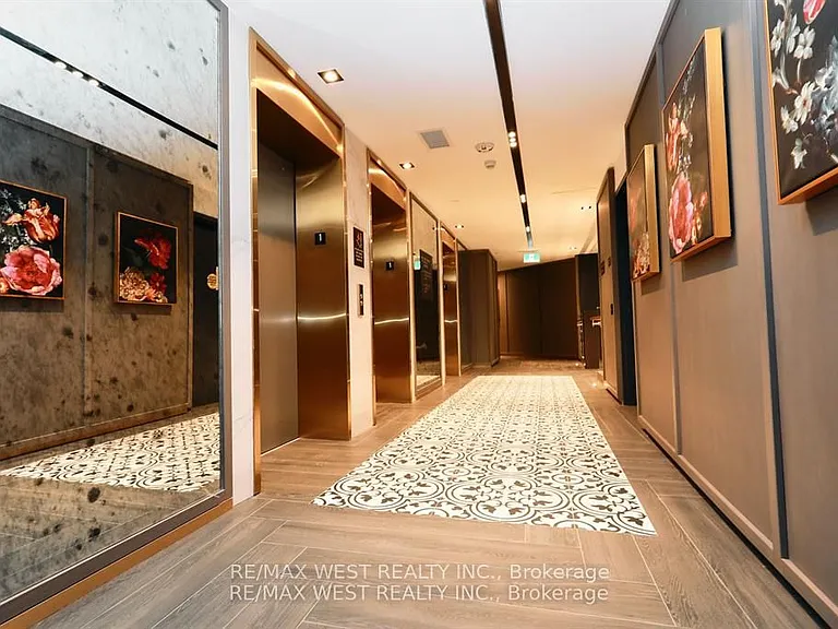 395 Dundas St W #822 — Photo 39
