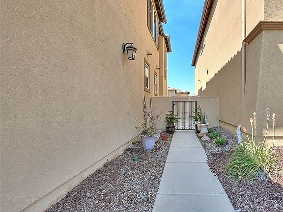 4th image of 38524 Rosegate Pl