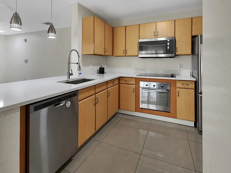 940 Village Trl #8-206 — Photo 4