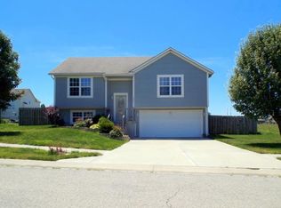 9801 220th St, Peculiar, MO 64078