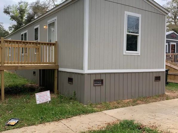 12925 6th St, Lillian, AL 36549