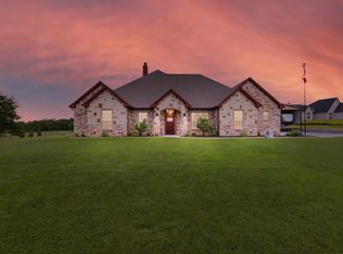 301 Aviara Ct, Poolville, TX 76487