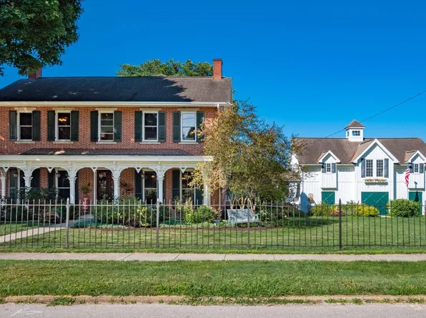 205 N High St, Somerset, OH 43783