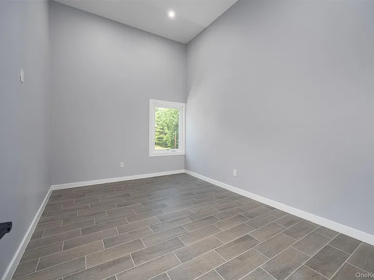 126 Innis Ave #2-1 — Photo 7