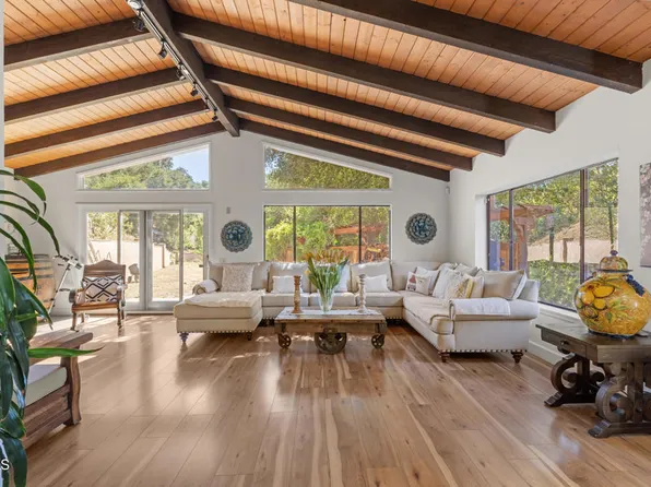 2100 Valley Meadow Dr, Oak View, CA 93022