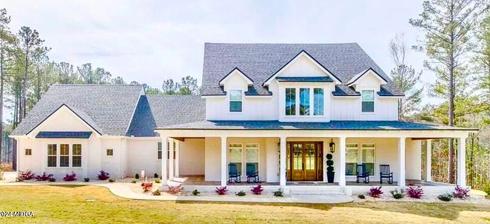 1st image of 301 Waddesdon Dr