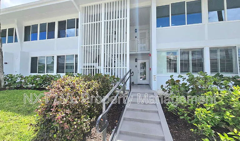 1065 Gulf Shore Blvd N #108 — Photo 3