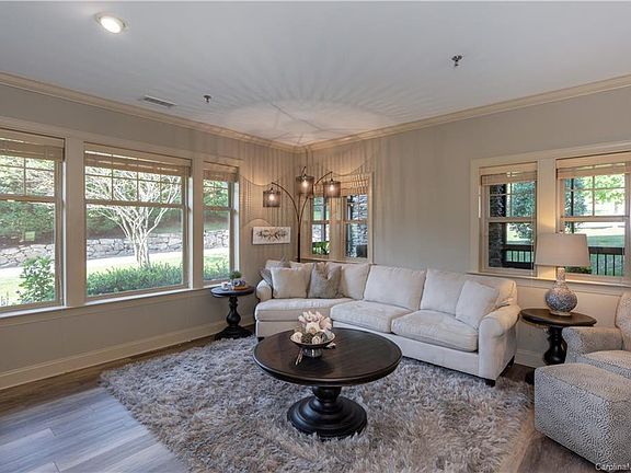 5th image of 1659 Country Club Dr APT 103D