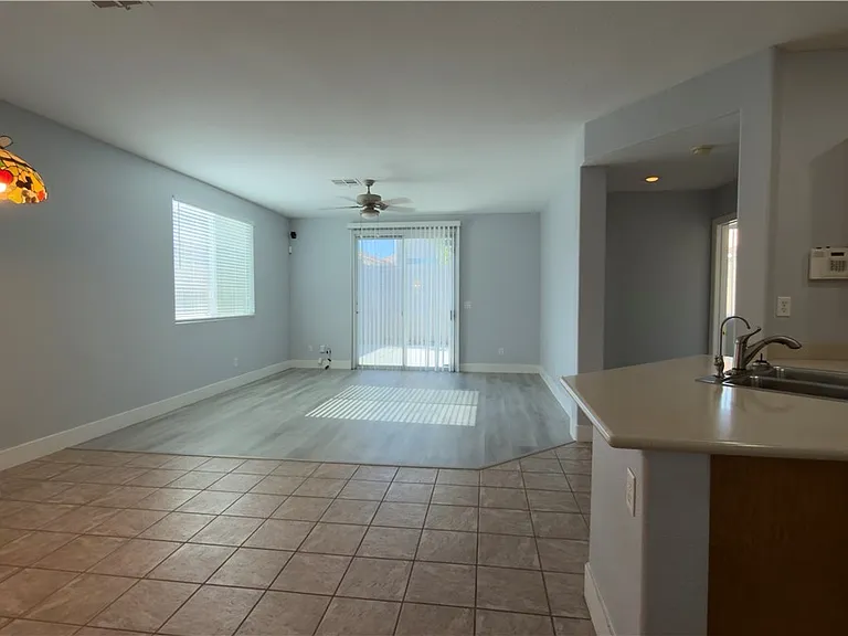 9842 W Mesa Vista Ave — Photo 7