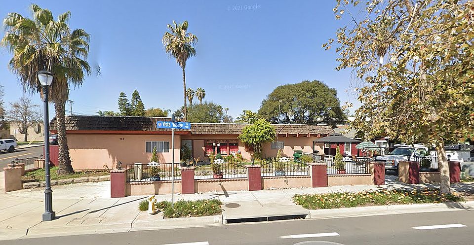 1st image of 724 Vista Village Dr