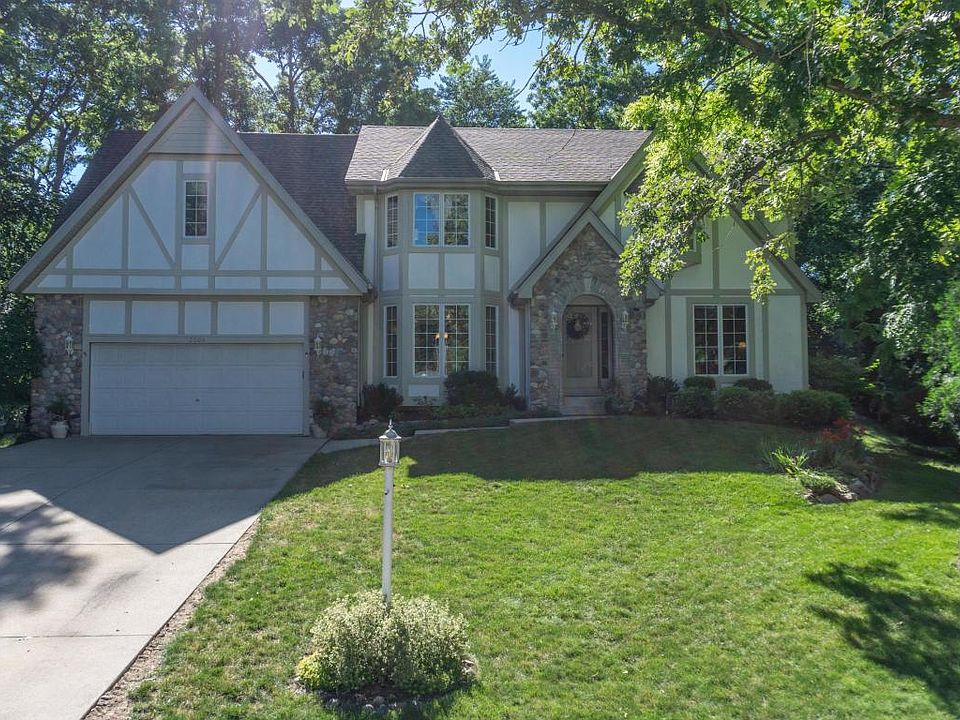 2nd image of 2606 Lancaster Dr