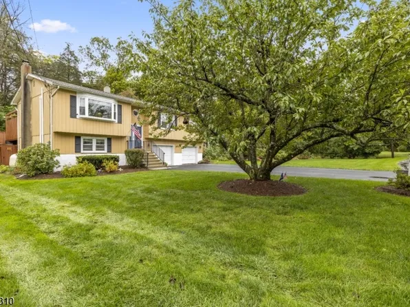 11 Vlietstra Dr, Vernon Twp., NJ 07418