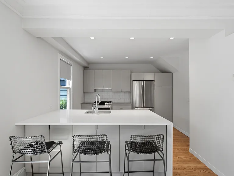 17 N Dutcher St — Photo 13