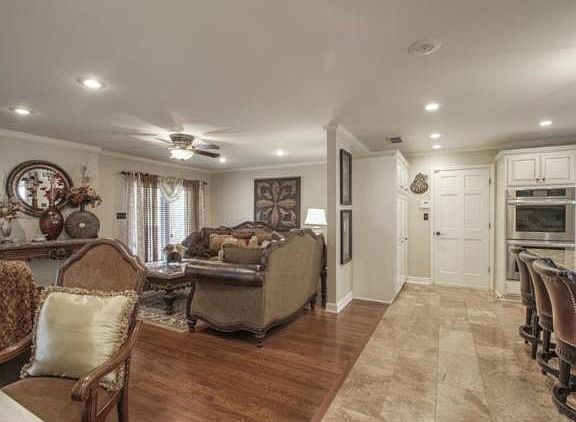 5th image of 10305 E 81st St