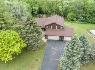 W324S7701 Paul Ln, Mukwonago, WI 53149